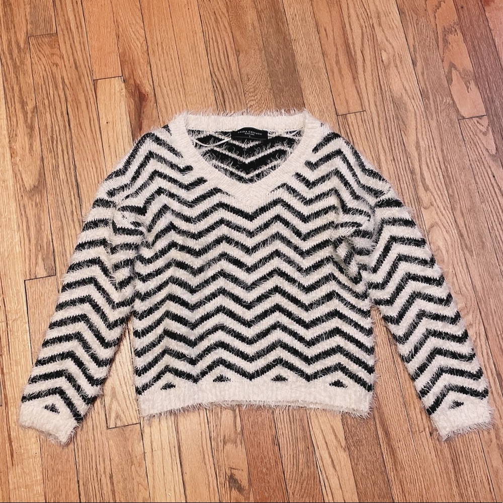 Akira Sweater Top